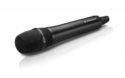 Ręczny nadajnik Sennheiser SKM 2000 o rock-n-rollowym charakterze
